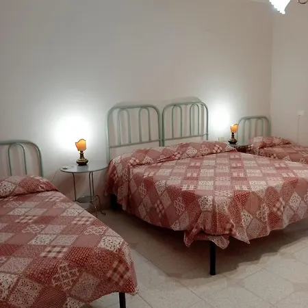 Bed & Breakfast L'angolo Rosa 3*